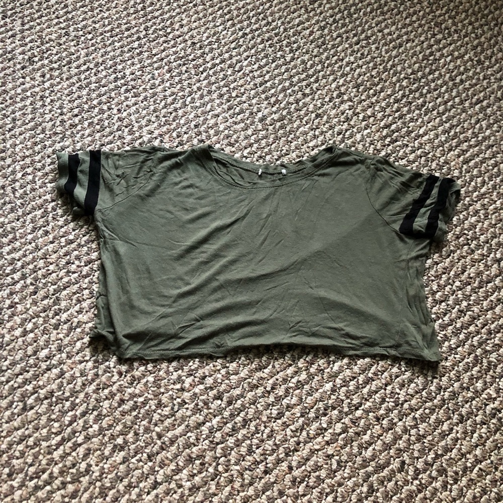 green crop top - size xs (EUC)